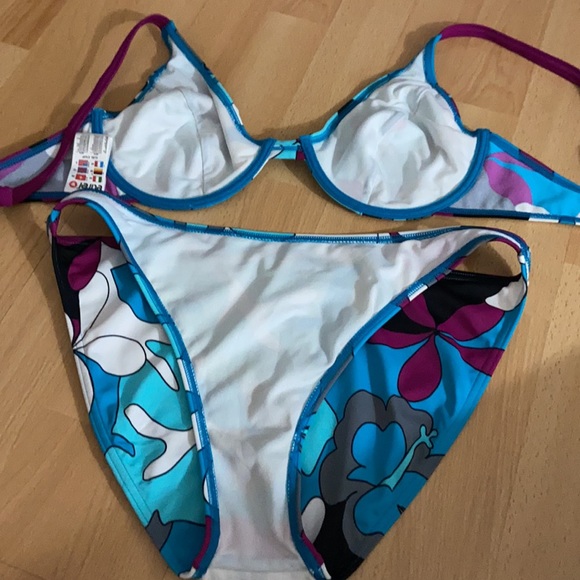 Entirely - Picture 7 of 11